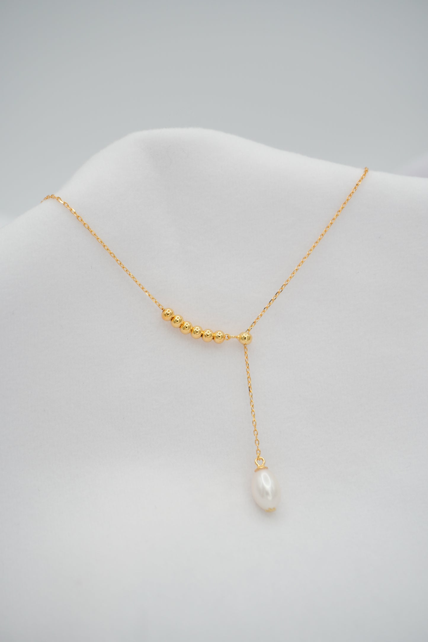 Oval Pearl Bead Pendent Necklace