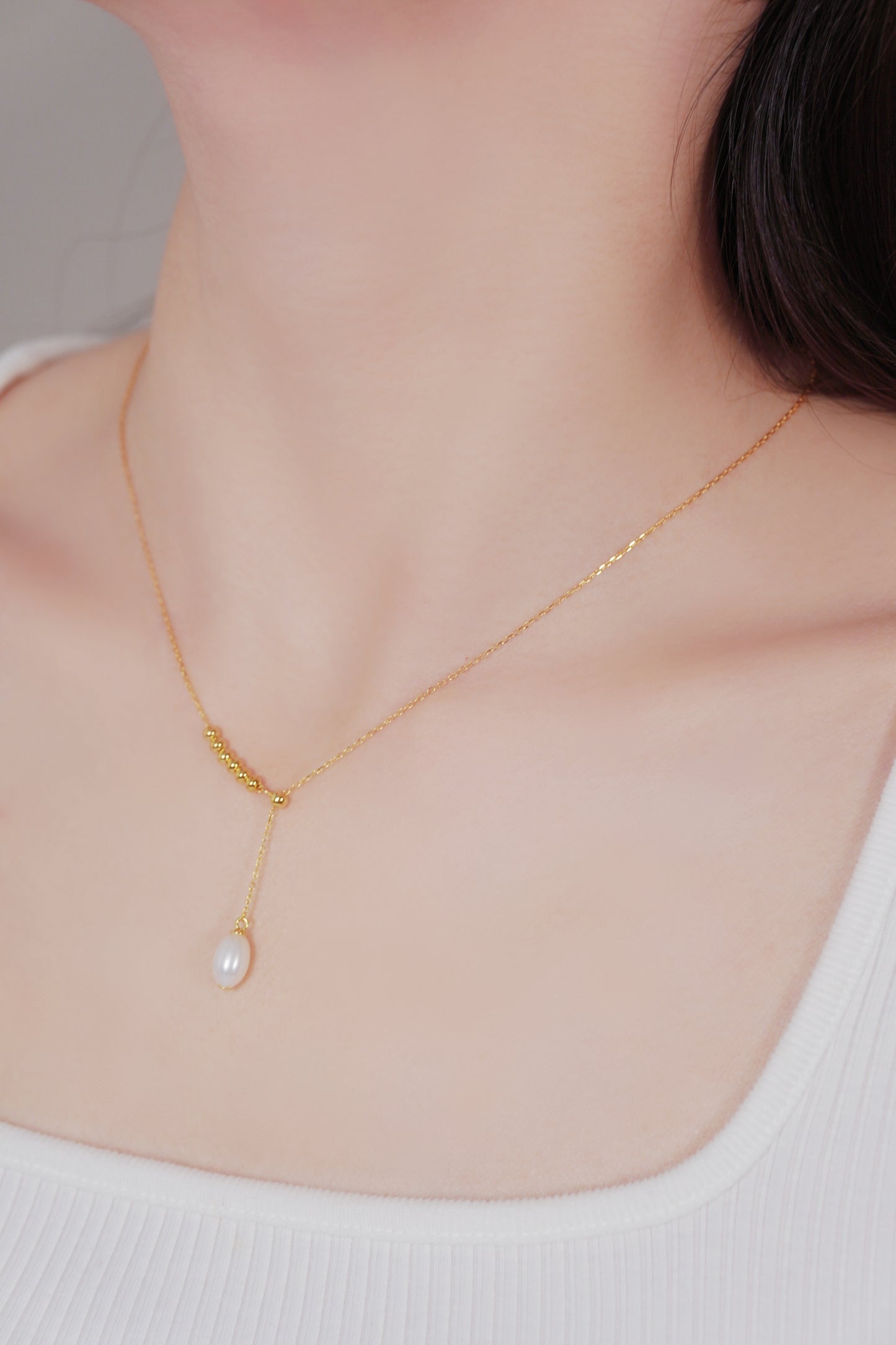 Oval Pearl Bead Pendent Necklace