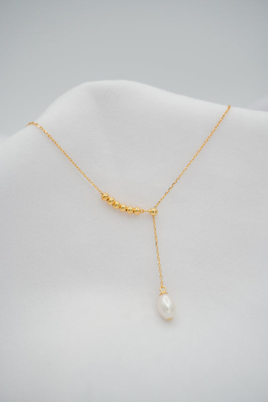 Oval Pearl Bead Pendent Necklace