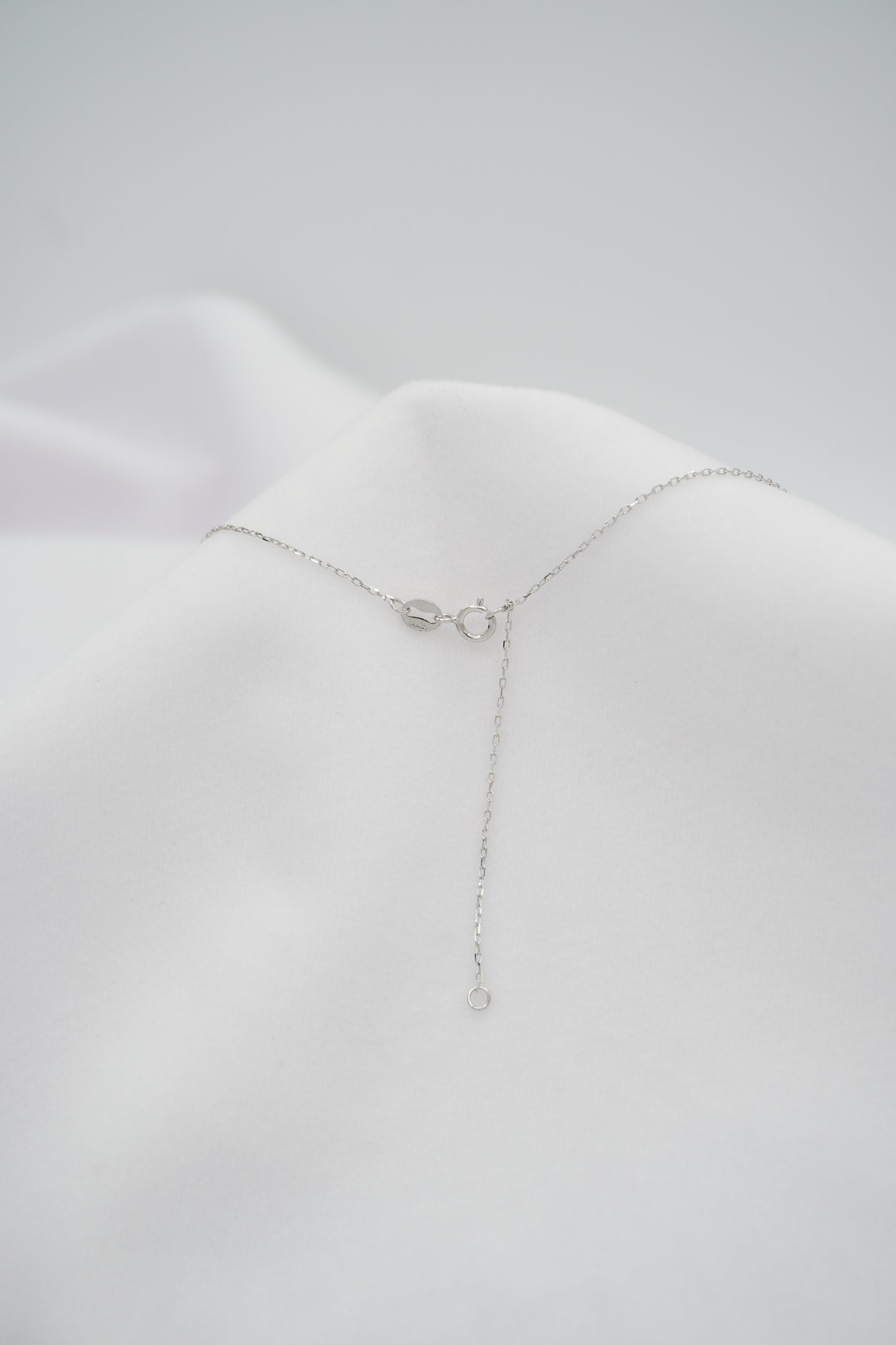 Oval Pearl Bead Pendent Necklace