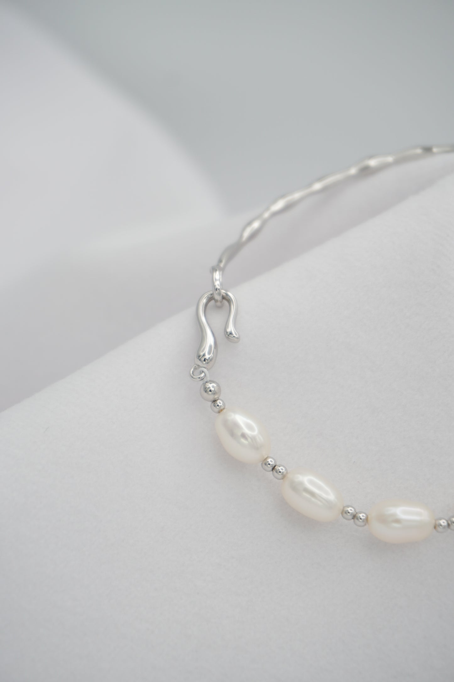 Oval Pearl Bracelet