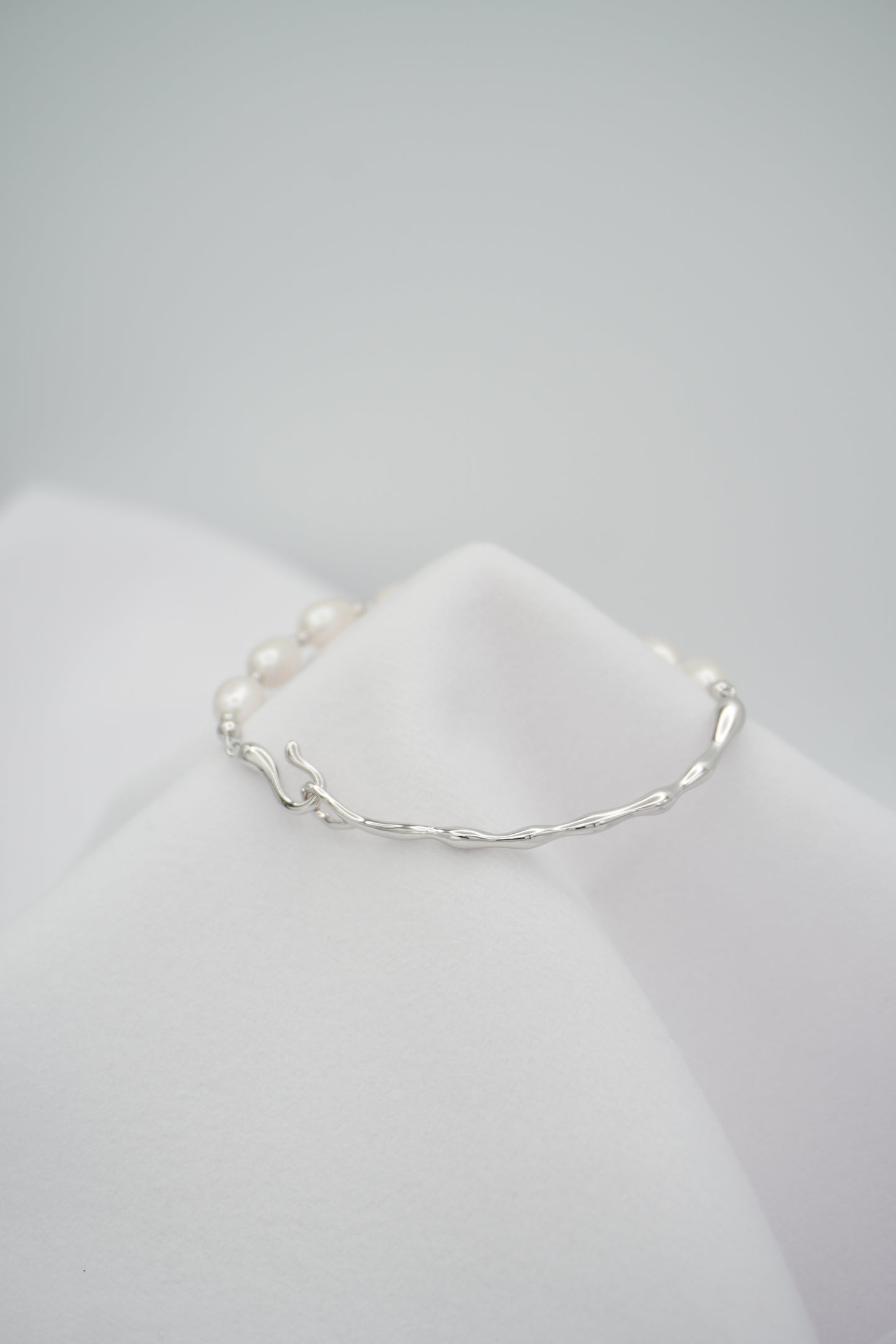 Oval Pearl Bracelet