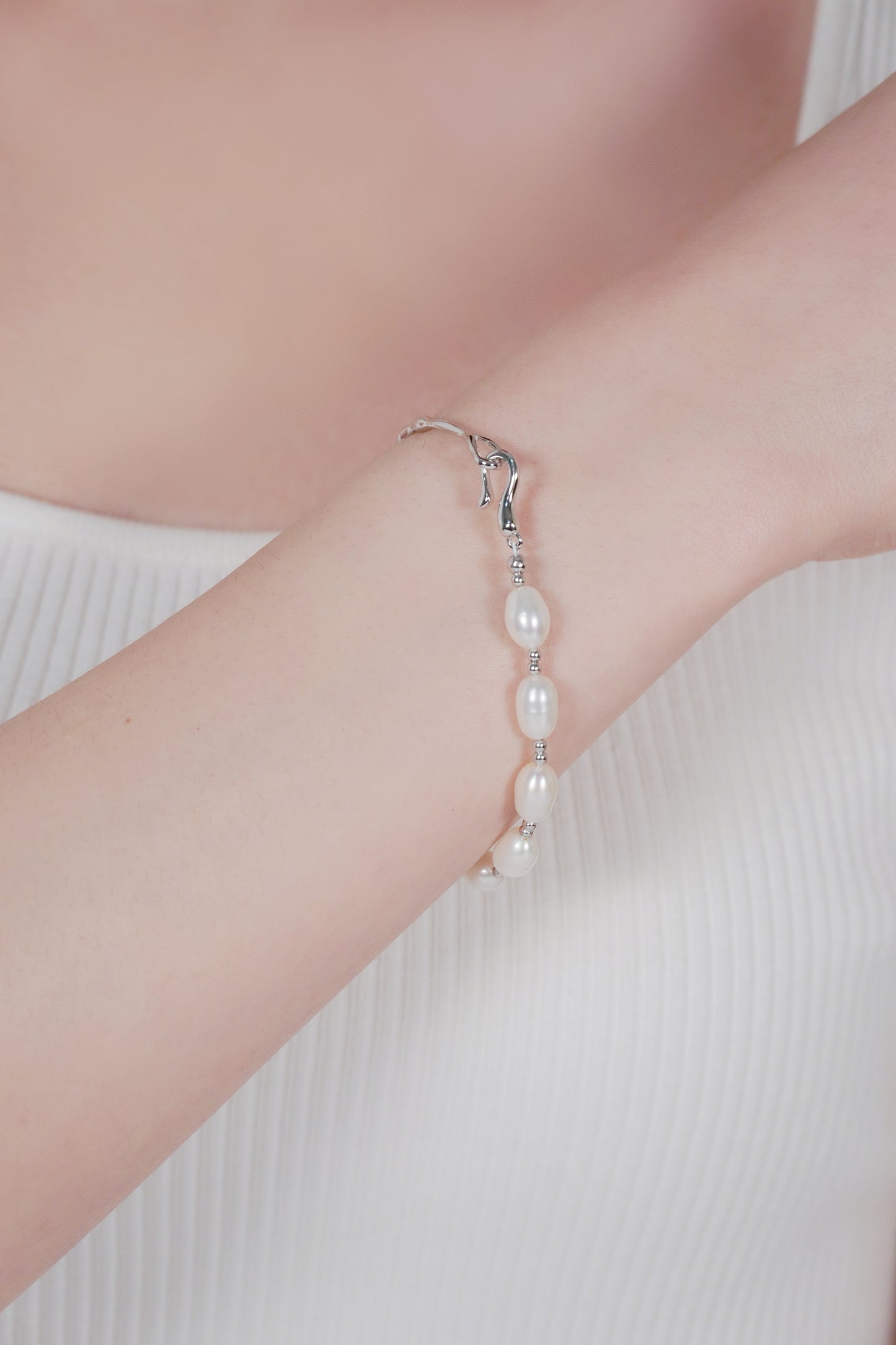 Oval Pearl Bracelet